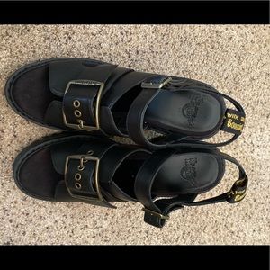 Dr MARTEN’S GRANIK HEELED STRAPPY SANDAL size 9